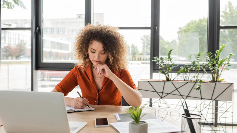 Fokus im Arbeitsalltag: Routinen und Nährstoffe für den Kopf